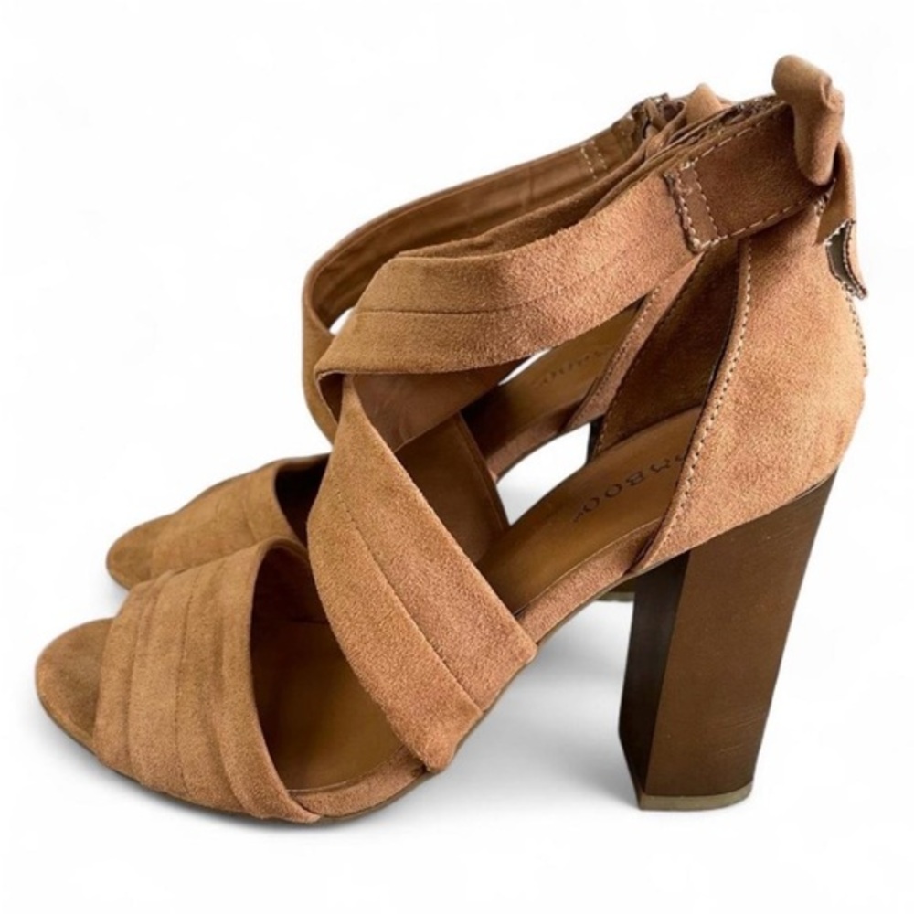 Women's Bamboo‎ Brown Suede Bow Zip Up Block Heels
Size 7